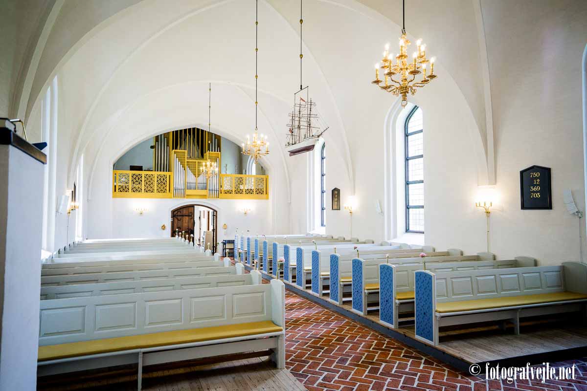 Indeni Mølholm kirke vejle